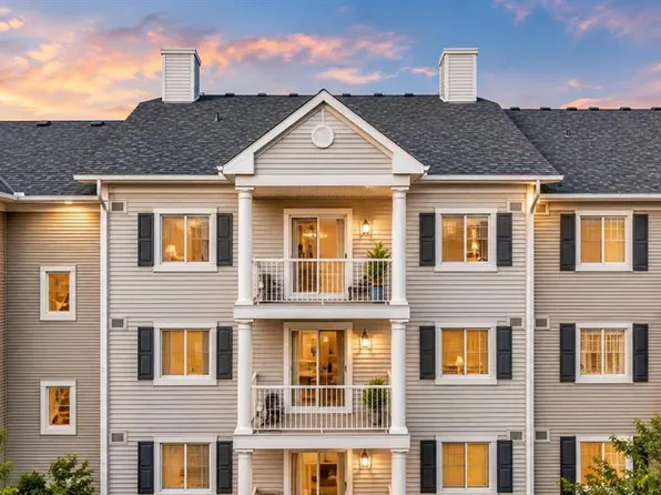 31 Country Village Mnr NE #4408, Calgary, AB T3K 0T3