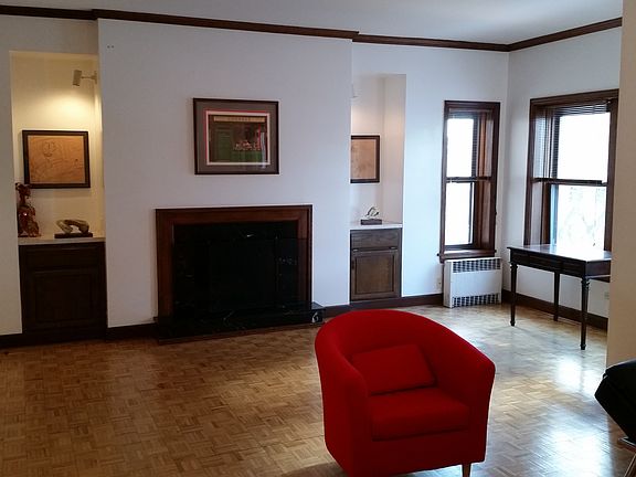 3rd image of 716 W Fullerton Ave #3