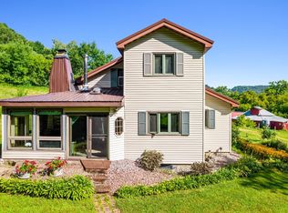 33189 Lanes Valley Rd, La Crescent, MN 55947