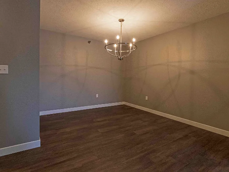 617 N Lewis Ave — Photo 4