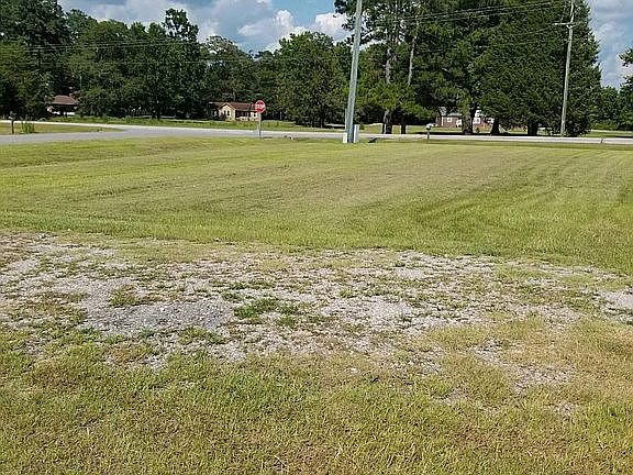 4th image of 2611 Silver Creek Dr