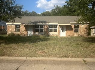 1901 S Wallace Dr, Enid, OK 73703