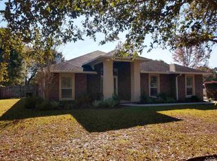 5843 Rolling Green Dr, Milton, FL 32570