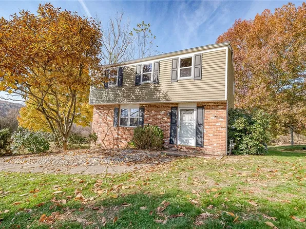 95 Bassie Dr, Zelienople, PA 16063