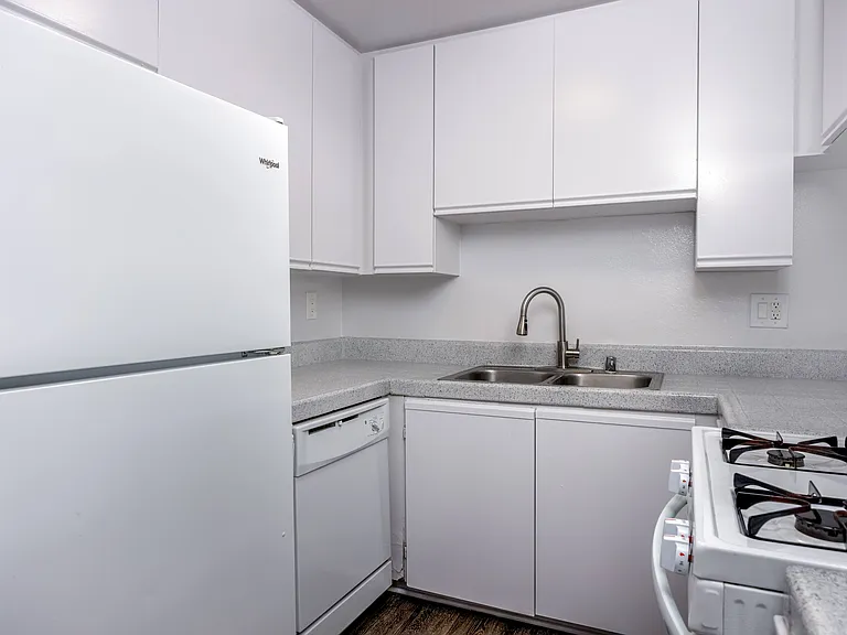 Lemoli Apartments — Photo 14