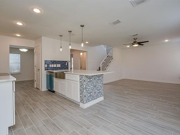 5th image of 7111 Greenwood Point Dr