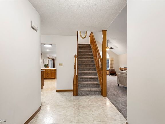 4th image of 3158 Hemlock Pl