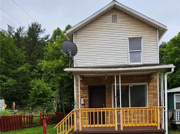 1906 Pennsylvania Ave, New Castle, PA 16101