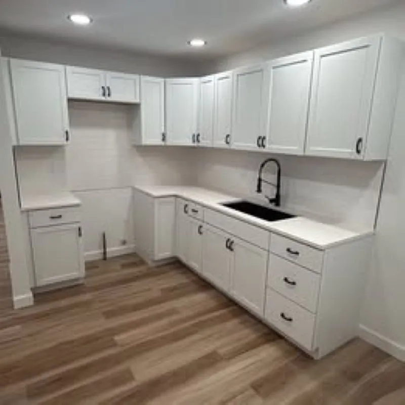 4 bed, $2,300 — Photo 1