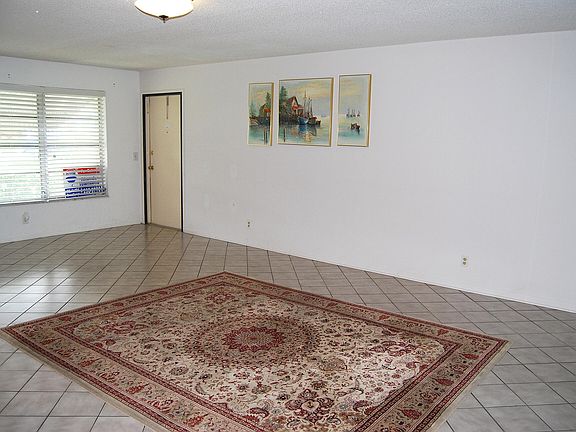 3rd image of 7374 E Oakridge Cir