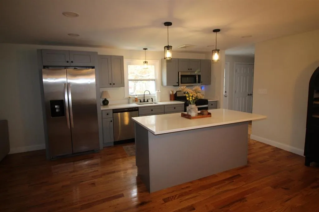 4 bed, 5.0 bath, 3017 sqft, $3,600 — Photo 2