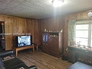 4th image of 1104 Gulf St