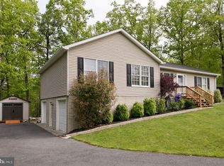 301 Sunset Cir, Cross Junction, VA 22625