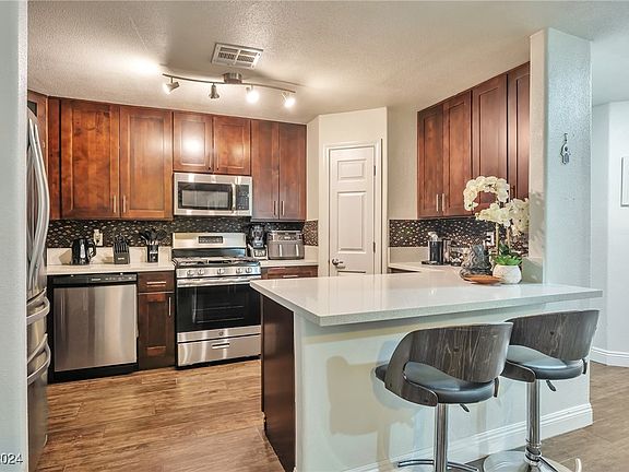 5th image of 5116 Bromley Ave