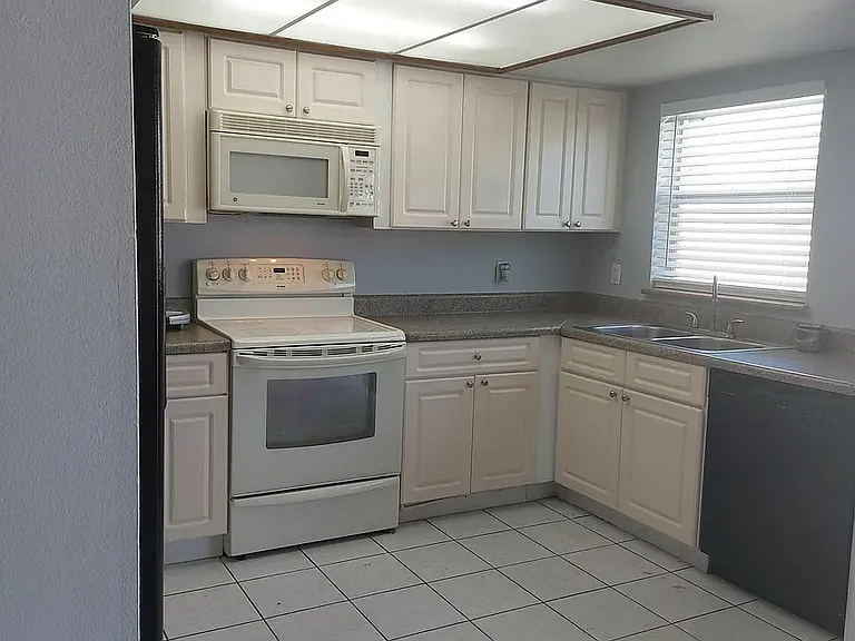 77 San Blas Ave — Photo 4