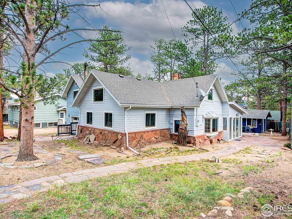 1st image of 910 Shady Ln