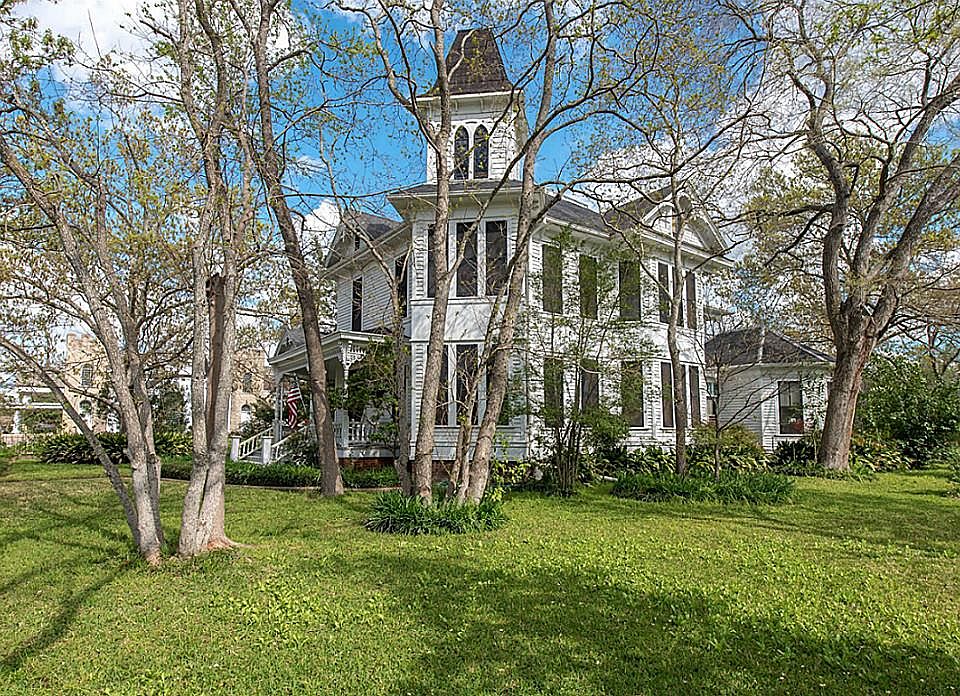 1st image of 416 Holland St
