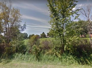 E Wadora Cir NW, North Canton, OH 44720