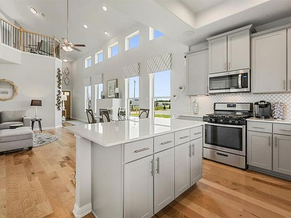 3rd image of 10021 Dawn Pearl Dr