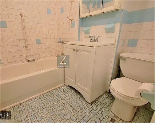 Rented by ZealEstate Group Inc | media 7