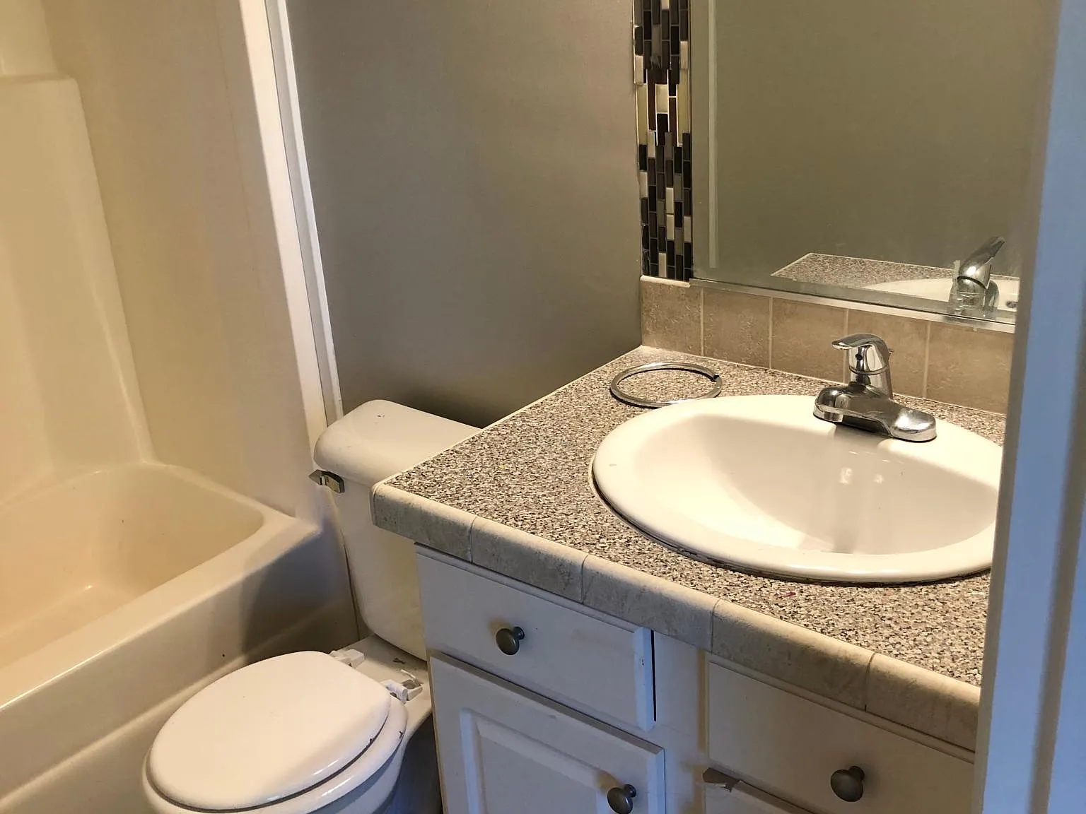 2 bed, 2.5 bath, 1044 sqft, $1,750 — Photo 3
