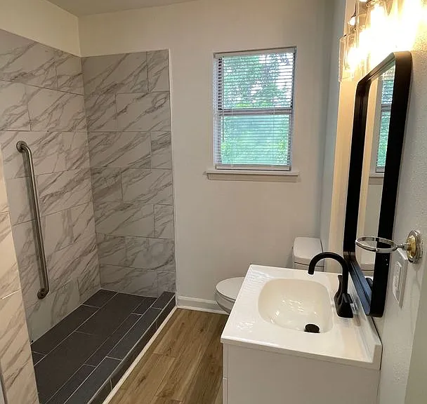 1033 Healy St — Photo 9