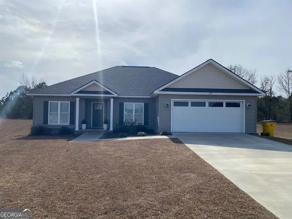 209 Fallen Leaf Dr, Brooklet, GA 30415