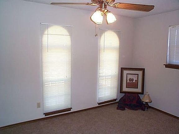 5th image of 4506 SE 37th St