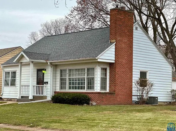 1405 Lochedem Dr, Storm Lake, IA 50588