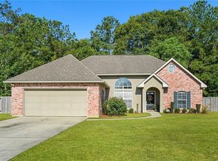 252 Calumet Dr, Madisonville, LA 70447