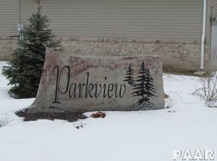19 Parkview Dr, Eureka, IL 61530