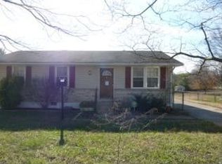 1008 Yount St, Greenbrier, TN 37073