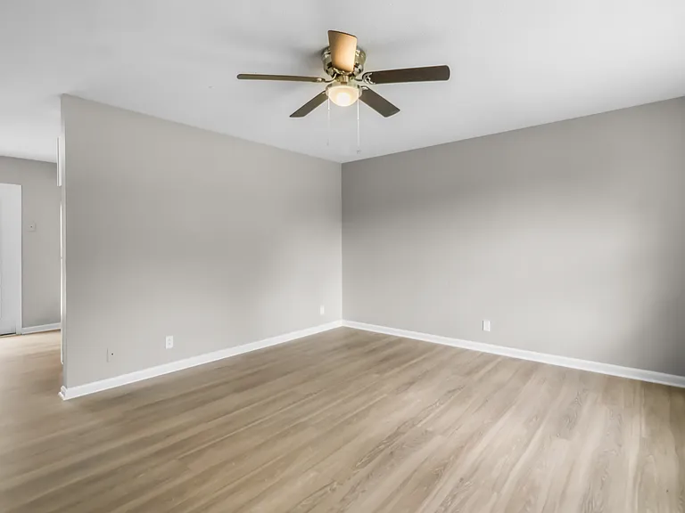 931 Poppy Dr — Photo 7
