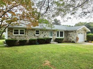 1454 Locksley Dr, Bethlehem, PA 18018