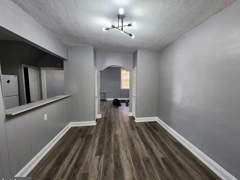 2521 W Cold Spring Ln — Photo 11
