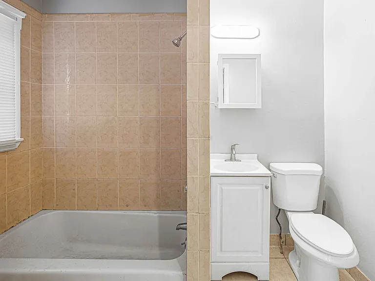 126 Sumner Ave — Photo 15