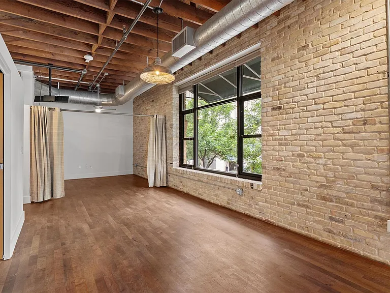 411 Brazos St #224 — Photo 26