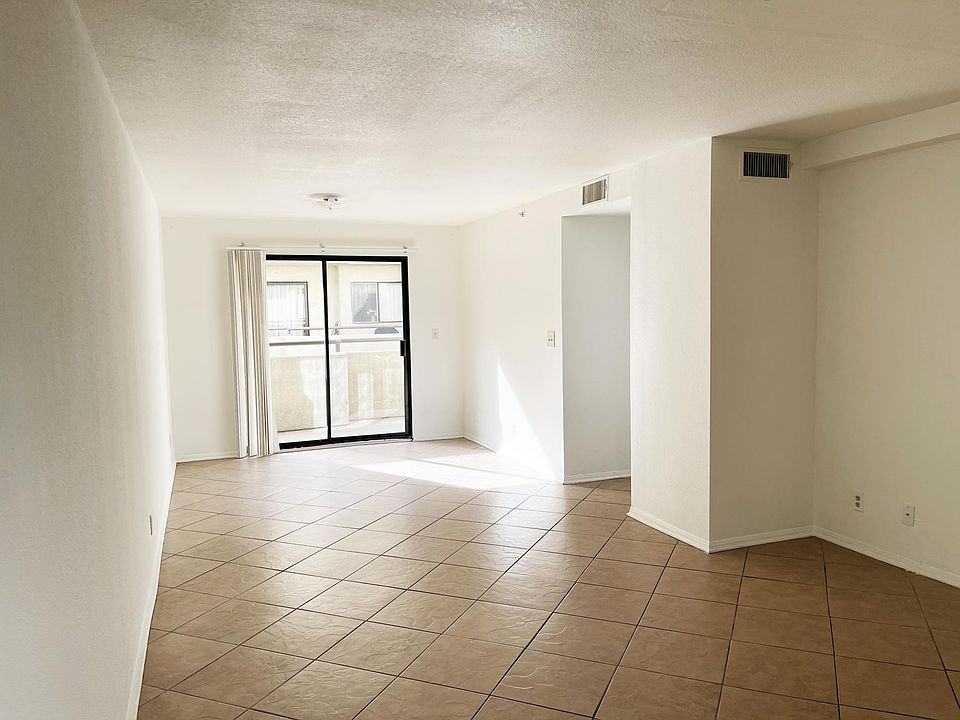 1st image of 620 N Louise St #202