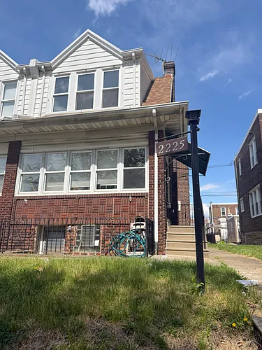 2225 Rhawn St Photo 1