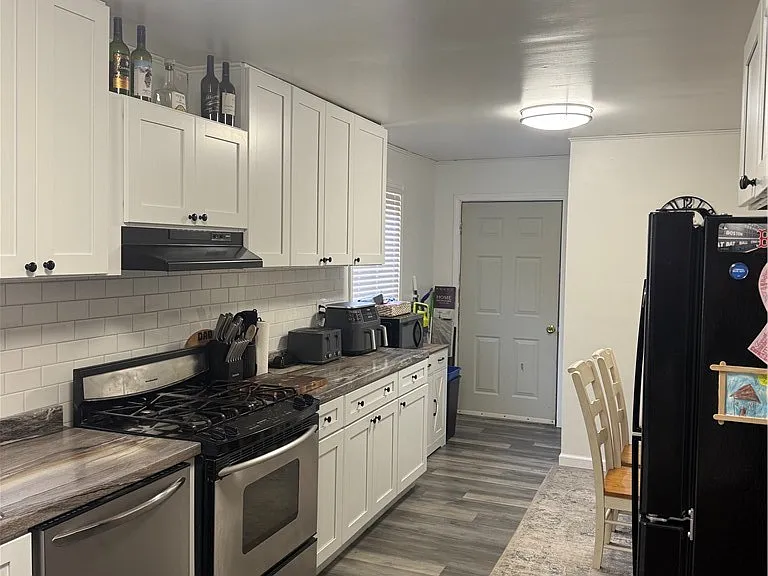 298 W Hazeltine Ave — Photo 6