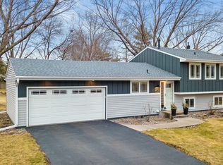 10842 Hyland Ter, Eden Prairie, MN 55344