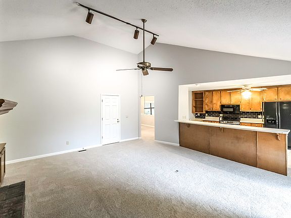 5th image of 7012 S Pinewood Ct