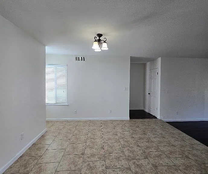 3012 E Los Altos Ave — Photo 6