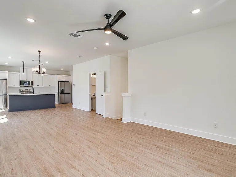 2333 Benbrook Blvd — Photo 15