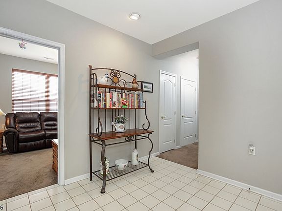 4th image of 2305 Neville Ct