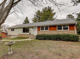 820 Westbrooke Pkwy, Waukesha, WI 53186