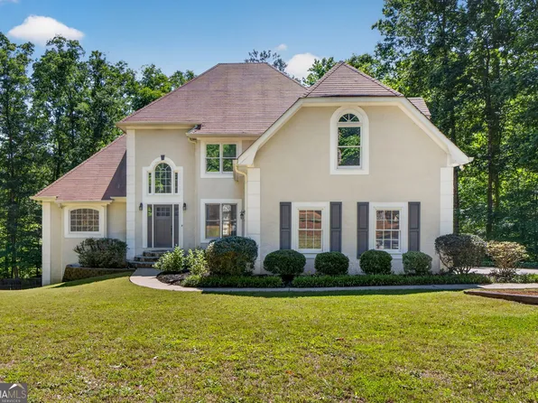 190 Indian Bluff Dr, Sharpsburg, GA 30277