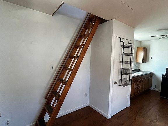 5th image of 515.5 Mitchell Dr