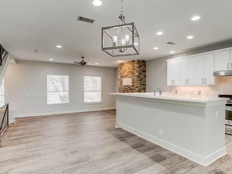 3824 Brown St #B — Photo 9