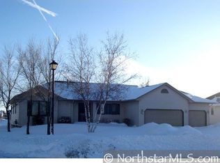 731 Shannon Ln, Belle Plaine, MN 56011